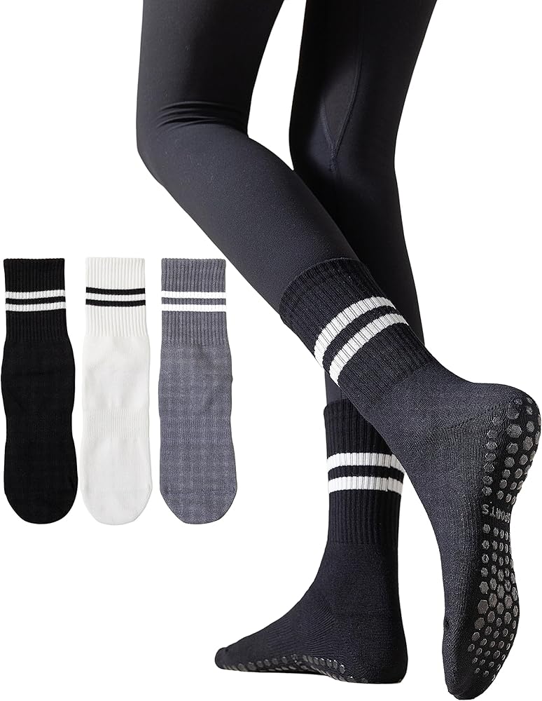 Irisbear Womens Pilates Socks with Grips Non Slip Yoga Socks Barre Gym Athletic Grippy Socks for Women